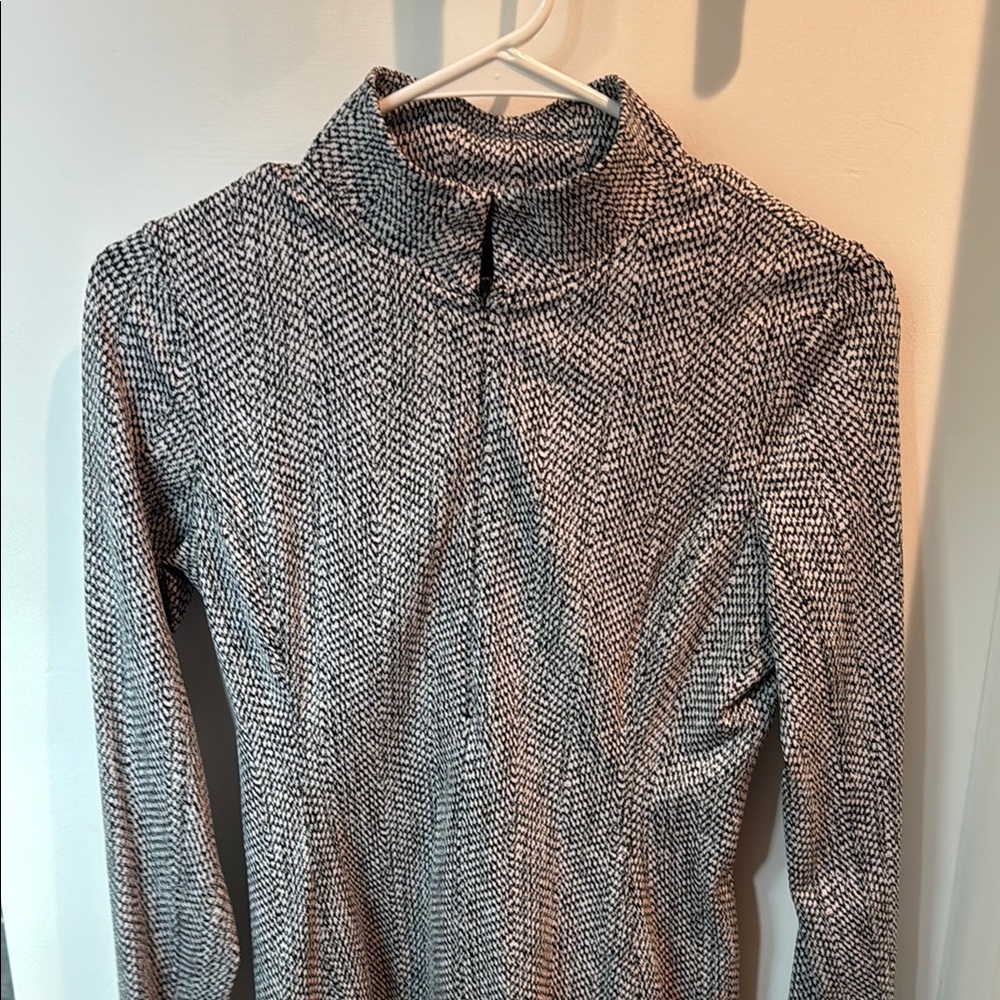 Black and White Patterned Long Sleeve Top